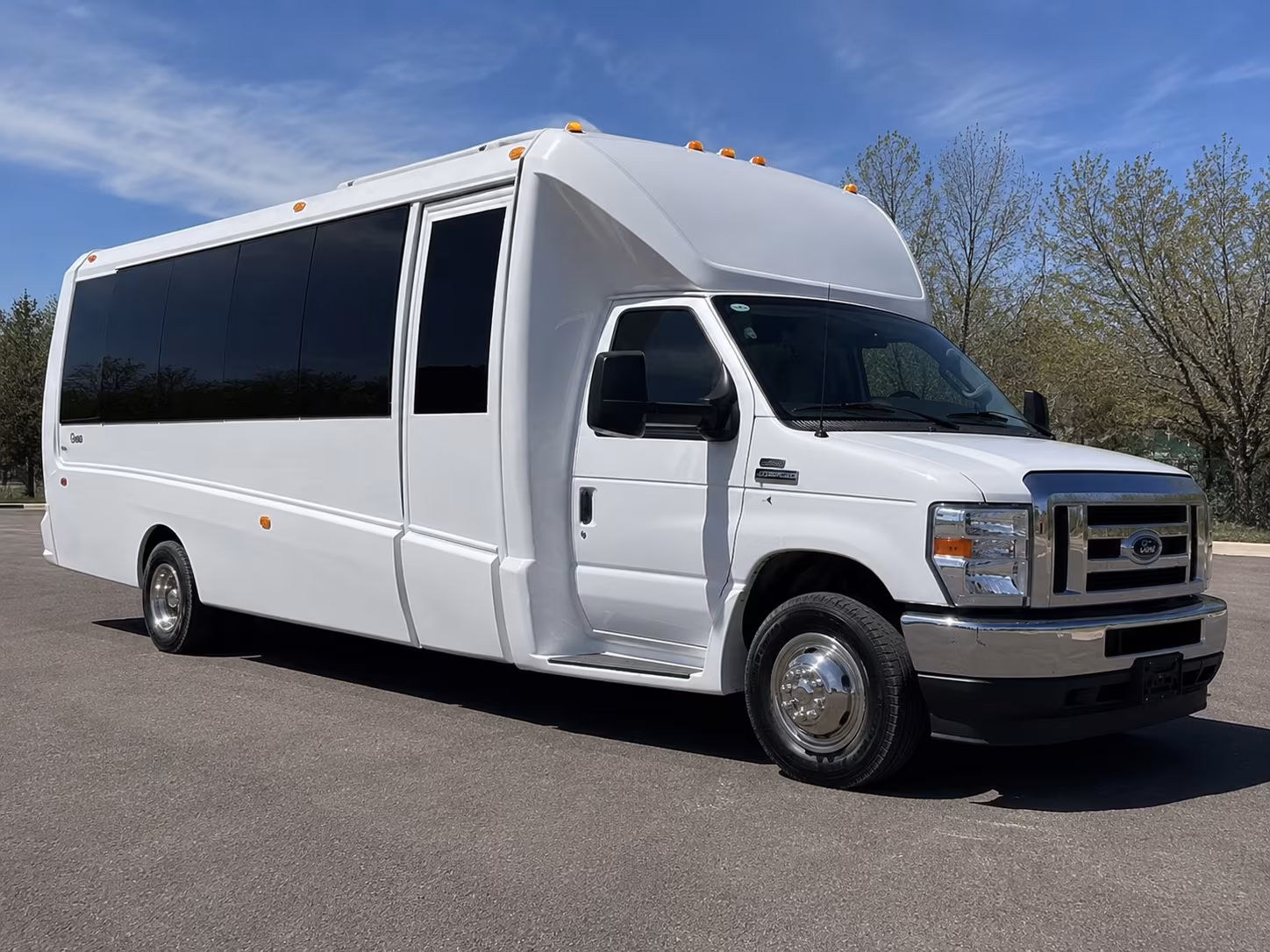 15 Passenger Party Bus Exterior
