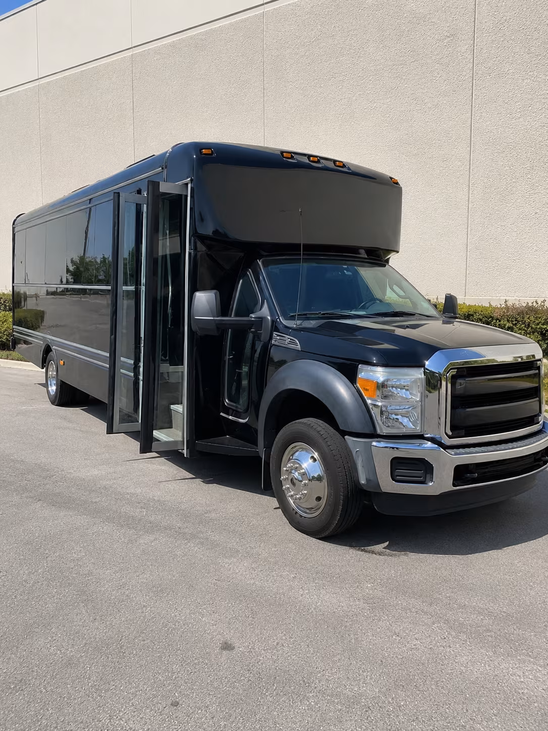 Lawrence Winery Tour & Pub Crawl Transportation