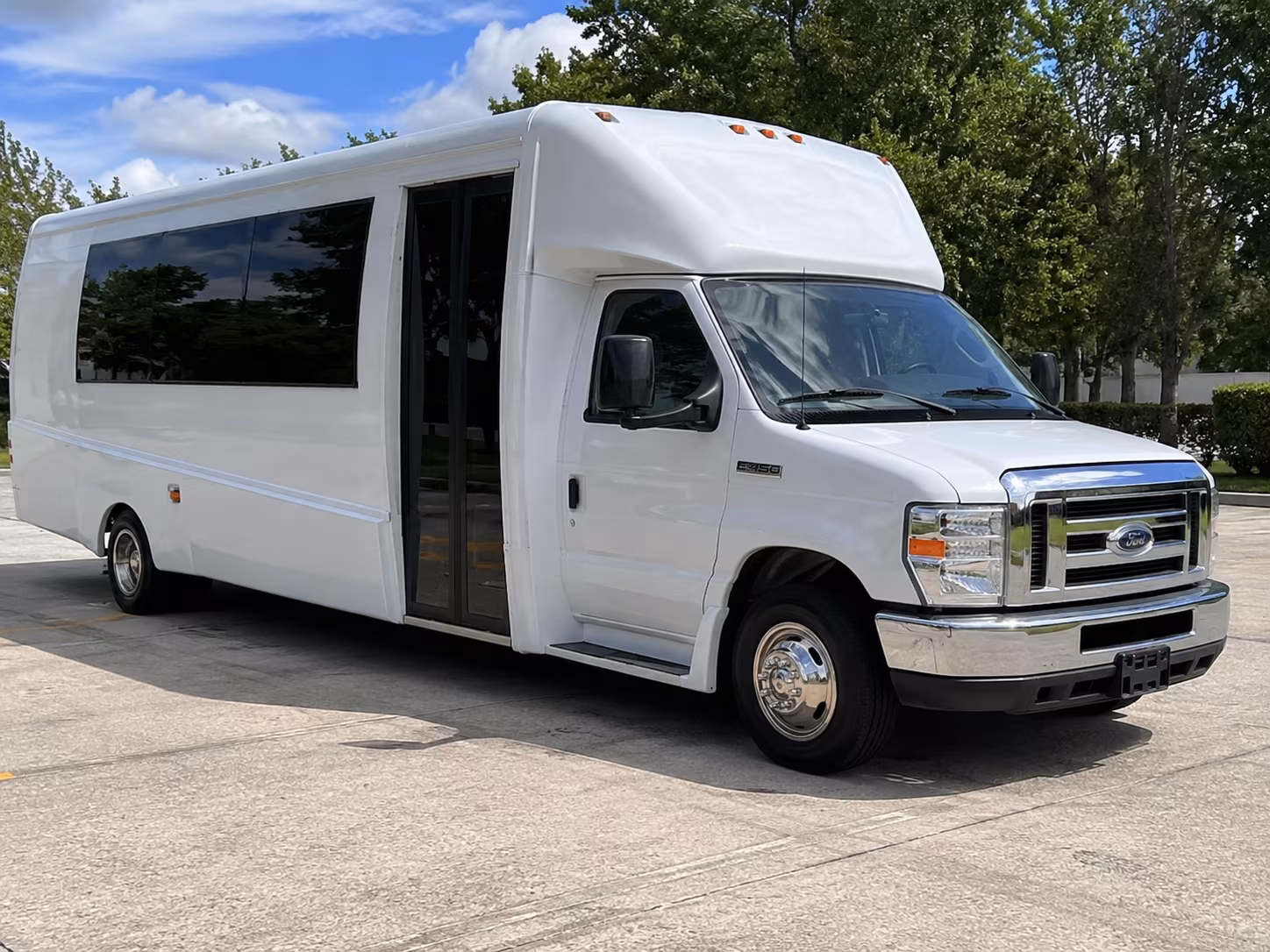 Olathe Birthday, Sweet 16, & Quinceañera Party Bus Rentals