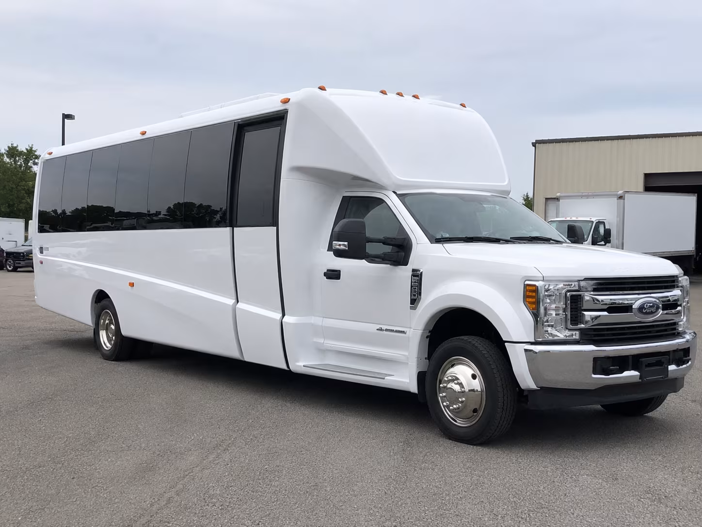 Overland Park Airport Shuttle & Transportation party bus exterior
