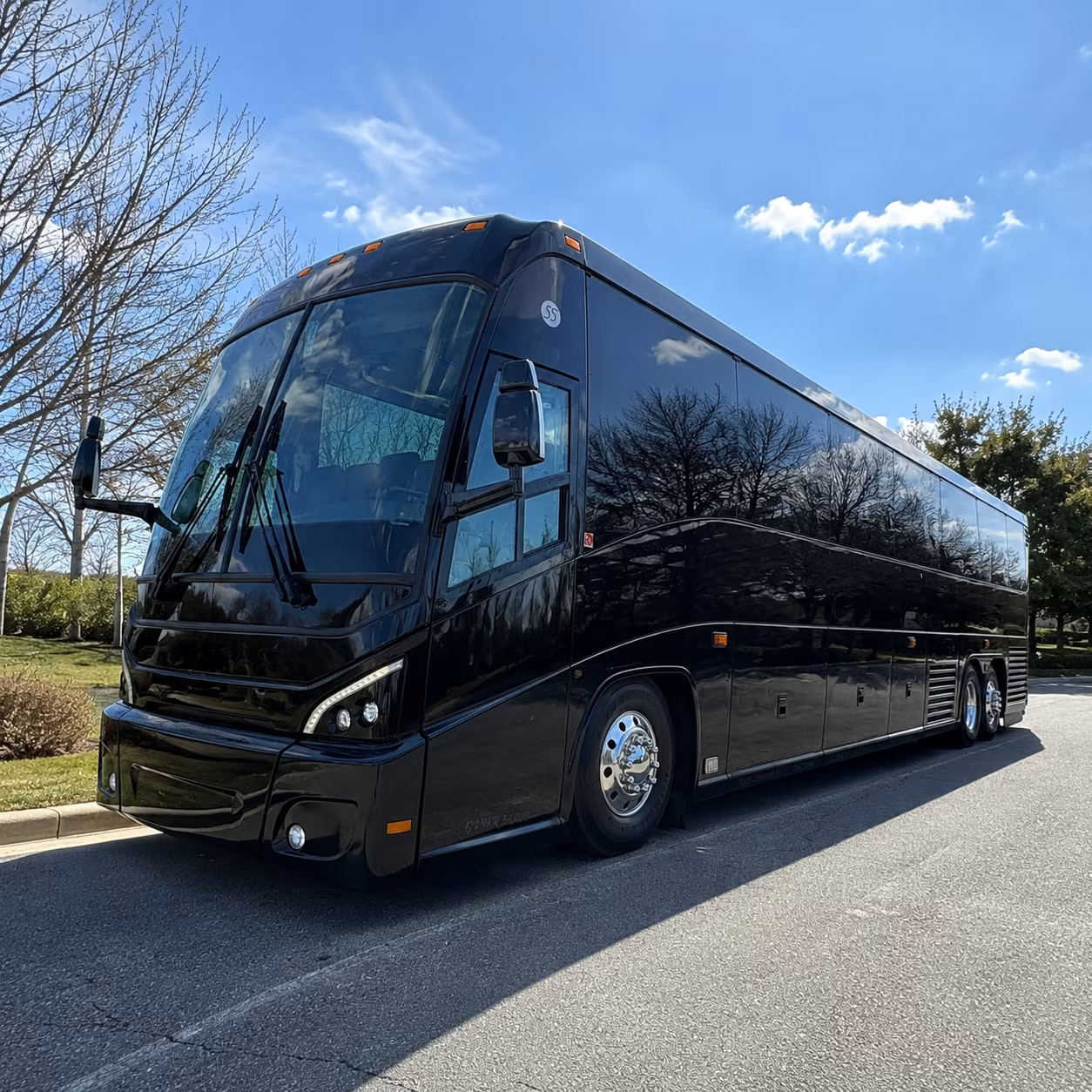 Overland Park Airport Shuttle & Transportation party bus exterior