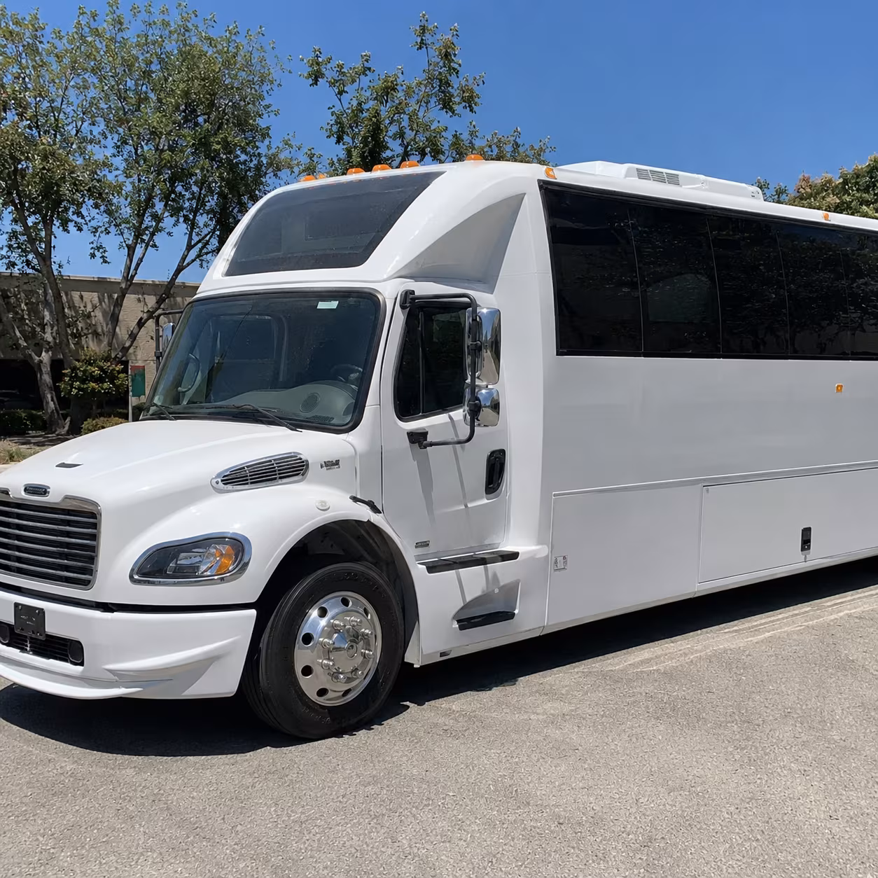 Overland Park Winery Tour & Pub Crawl Transportation party bus exterior