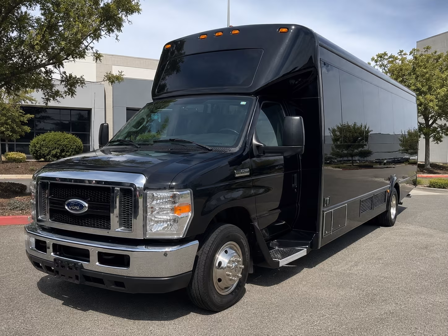 Overland Park Winery Tour & Pub Crawl Transportation party bus interior