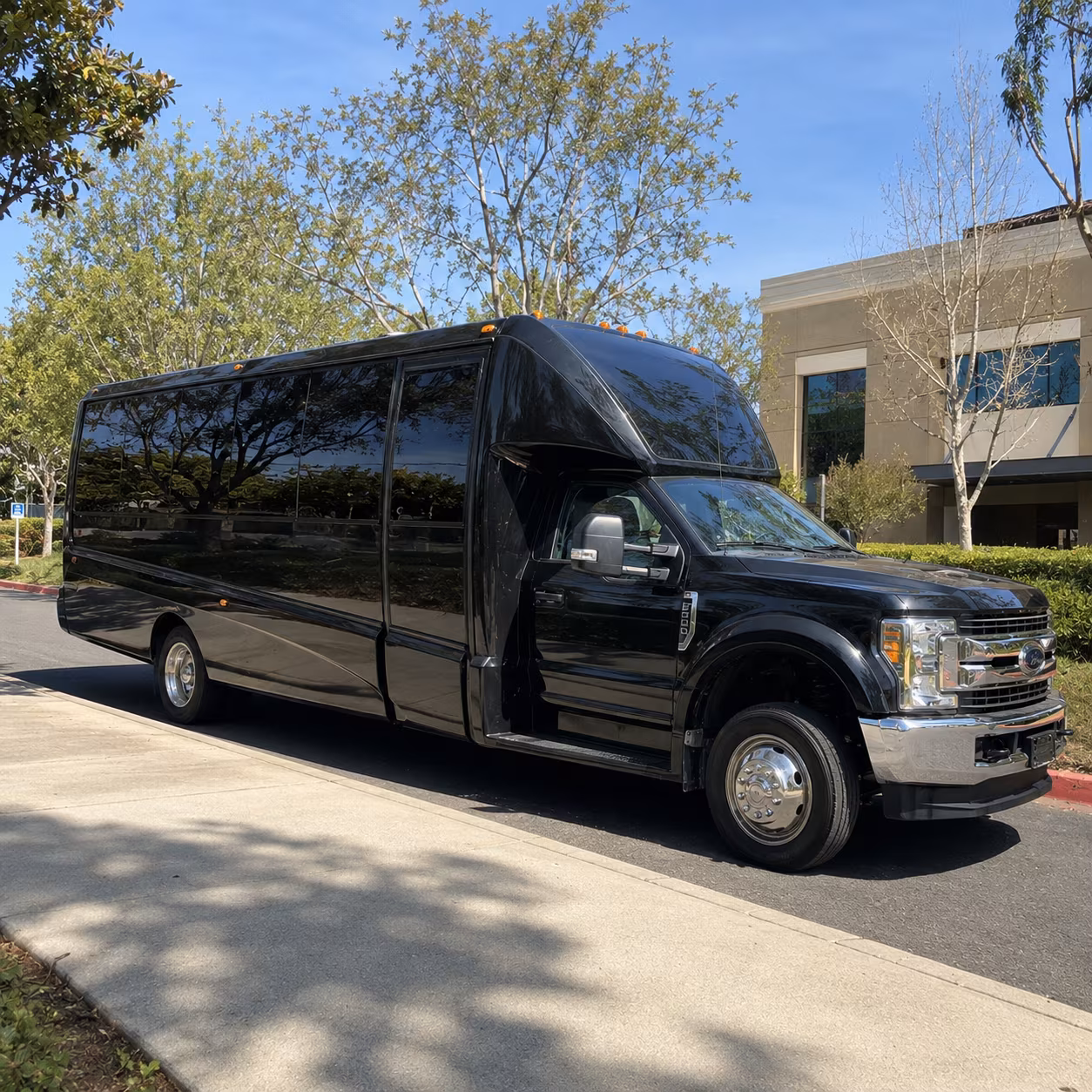 Overland Park Winery Tour & Pub Crawl Transportation